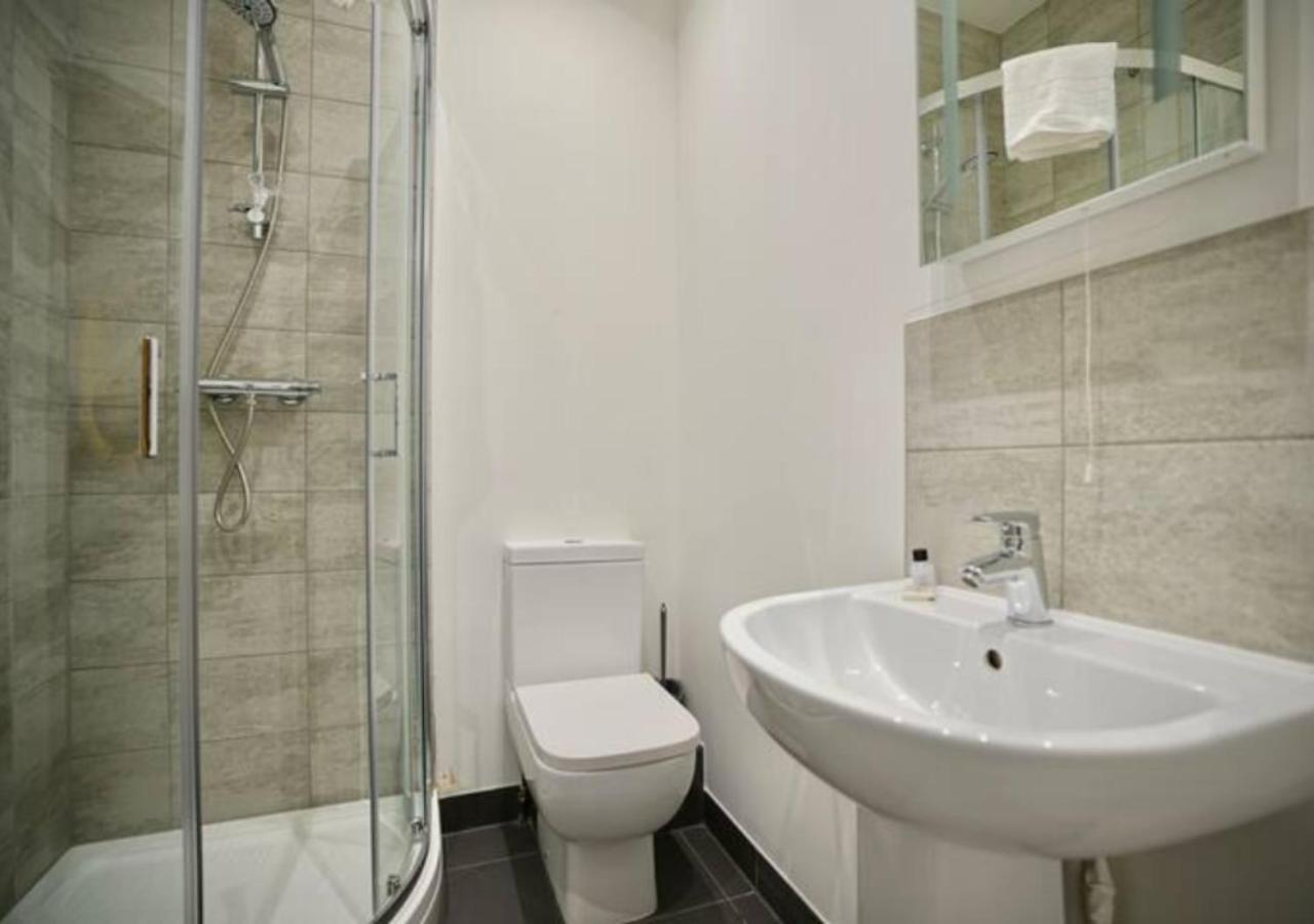 The Bayard Plaza Apartment ปีเตอร์โบโรห์ ภายนอก รูปภาพ